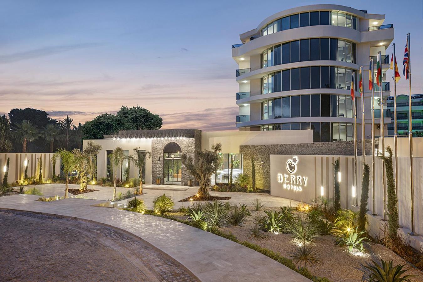 Berry Blue Hotels Side Exterior photo